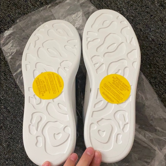 Alexander McQueen Sneakers - Picture 4 of 6